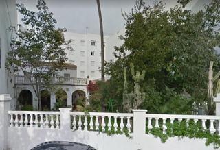 Xalet a Playa. Venta de solar con caseta zona puerto