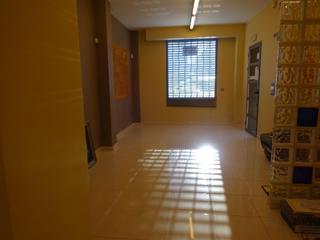 Locale commerciale in Avenida Alemania-Italia. Local en venta esquinero