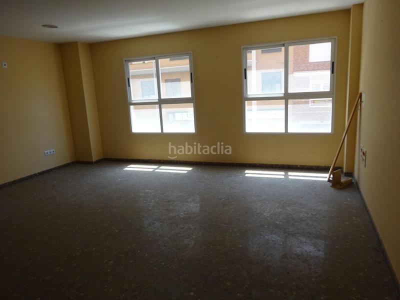 Foto 39dfa233-dfdd-477d-891a-85d943db9ac7. Alquiler local comercial entresuelo y planta baja para alquilar en zonas Piscinas en Villarreal / Vila - real