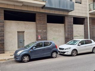 Lloguer Local Comercial a Piscinas. Local en zona piscinas para alquilar ó vender