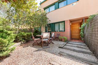 Reihenhaus in Passeig esquirol 42. Casa adosada en tamarit (tarragona) – espaciosa, luminosa y list