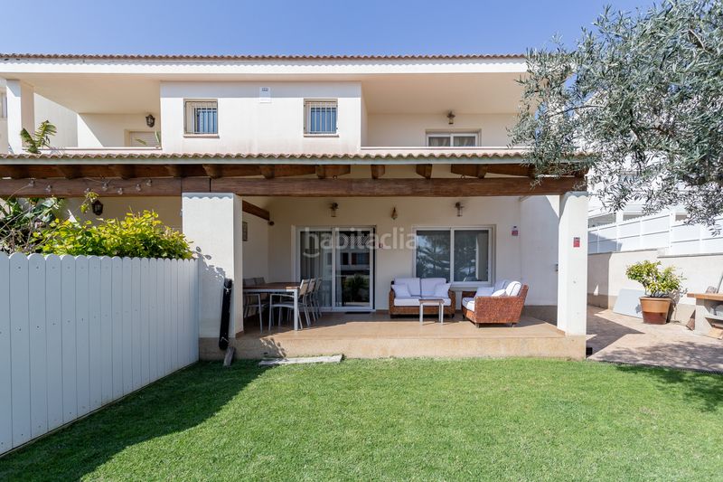 Foto a4c19e28-4a3f-4201-9538-56a10b4935bf. Casa aparellada a carrer del fonoll 11 a Els Munts Torredembarra