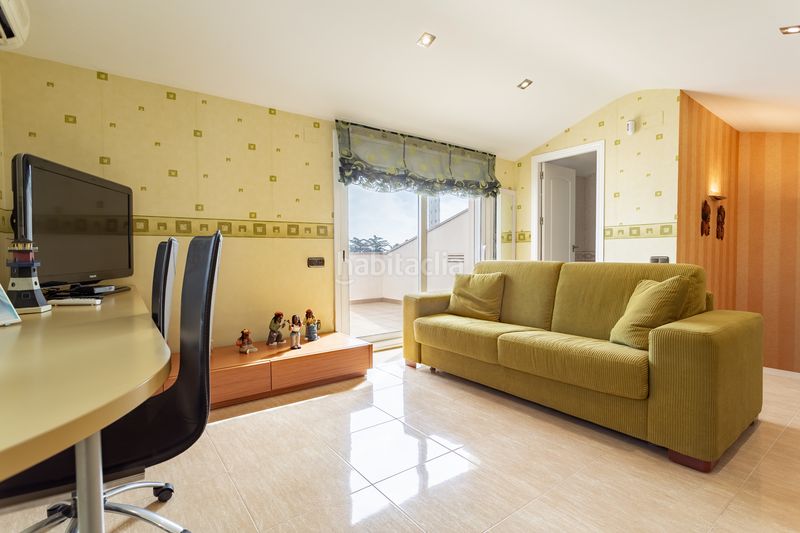 Foto d8d46a91-16d4-4337-b109-c4891032c596. Casa aparellada a carrer del fonoll 11 a Els Munts Torredembarra