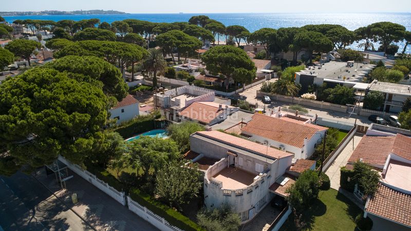 Foto 4b4c5e32-3560-43fe-8774-cf99bbf2bf75. Chalet in avinguda de la diputació 98 in Vilafortuny Platja Cambrils