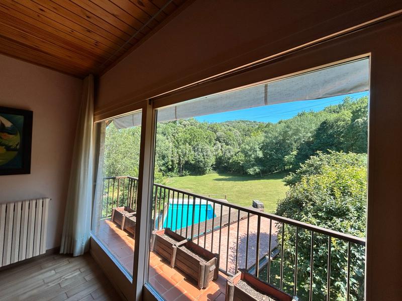 Foto d5f0ccdb-1168-4c8f-8f52-38e4548dbd5a. Casa con camino riscaldamento parcheggio piscina in Sant Joan les Fonts