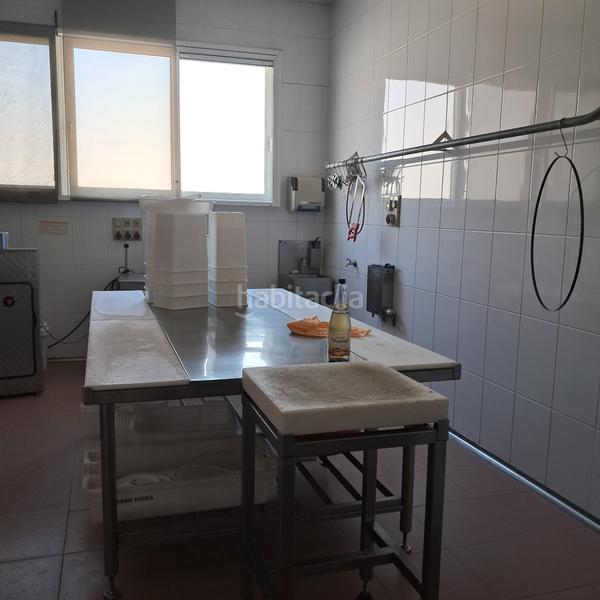 Foto 8ce79ea5-e475-4dbb-9259-3f89de039ae3. Locale commerciale in avinguda de cisteller 2 in Sant Joan les Fonts