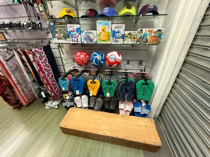 Foto 45dd5a05-19d3-412a-ab62-0416d8e05781. Lloguer local comercial a Els Pins Blanes