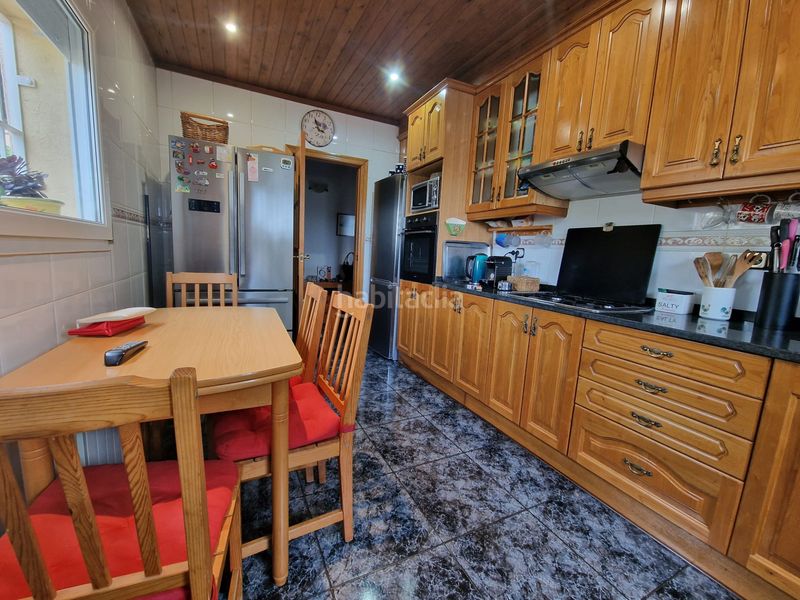 Foto eb33a83d-c968-451d-a1bc-f0bef1c1253d. Casa amb xemeneia calefacció aparcament piscina a Lloret de Mar