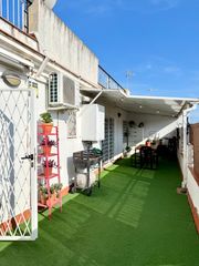 Àtic a Riu Sud. Ático reformado de 100 m² con gran terraza privativa junto al rí