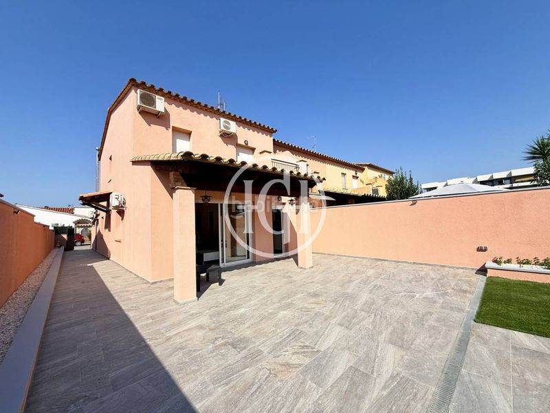 Foto 14cfc26d-6304-4592-b867-d238ac12019f. Casa amb calefacció a Puigmal - Mas Nou Empuriabrava