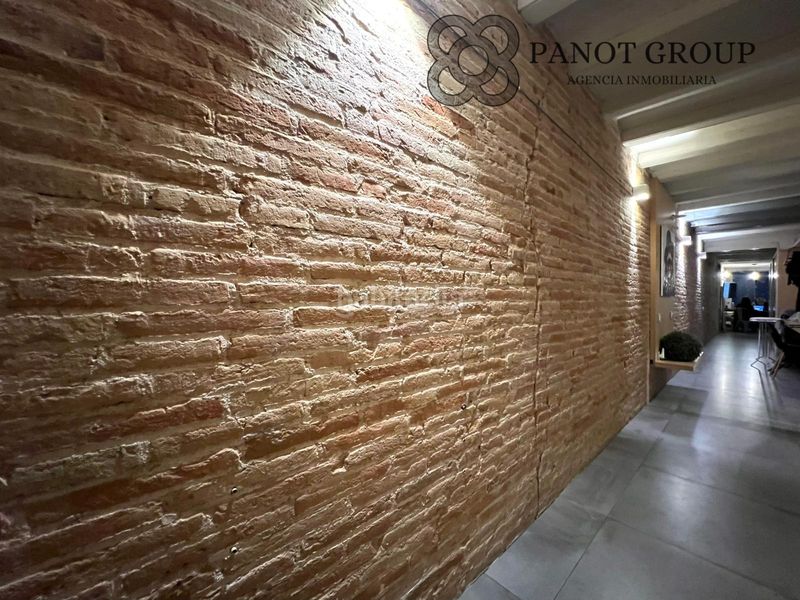 Foto eacb6fa6-63a9-46a0-b3ac-c5387d902357. Piso en Raval Barcelona