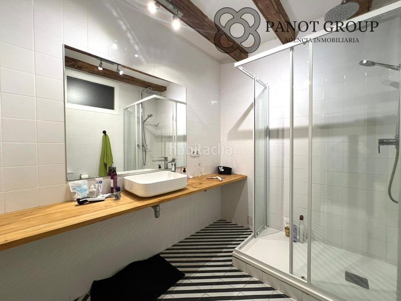 Foto 5325aca0-6334-4fc0-8fa2-fd73f4f9cc81. Piso en Raval Barcelona