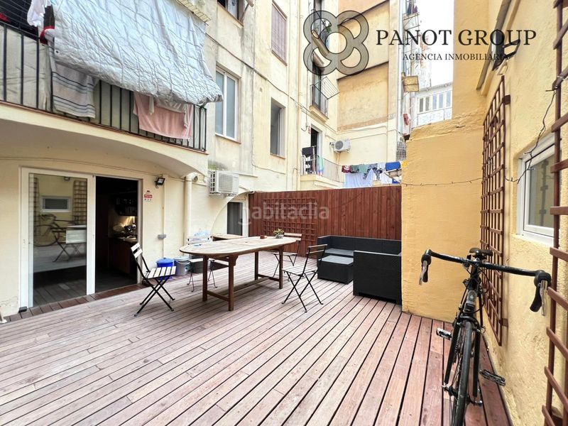 Foto a7d5e39e-f1b7-40e3-91b2-a9d9f54f8f55. Piso en Raval Barcelona