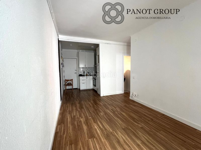 Foto c8d783f2-a4c9-421d-9cae-113dd13f34b5. Flat in Prosperitat Barcelona