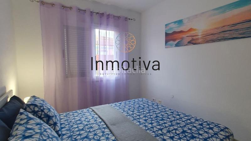 Foto b180bff3-66f1-47f3-be25-948b4cd7a581. Apartamento en calle argentina 11 centrico piso en el medano en Granadilla de Abona