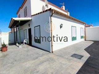 Casa pareada  Calle el pescador 12. Chalet pareado en abades