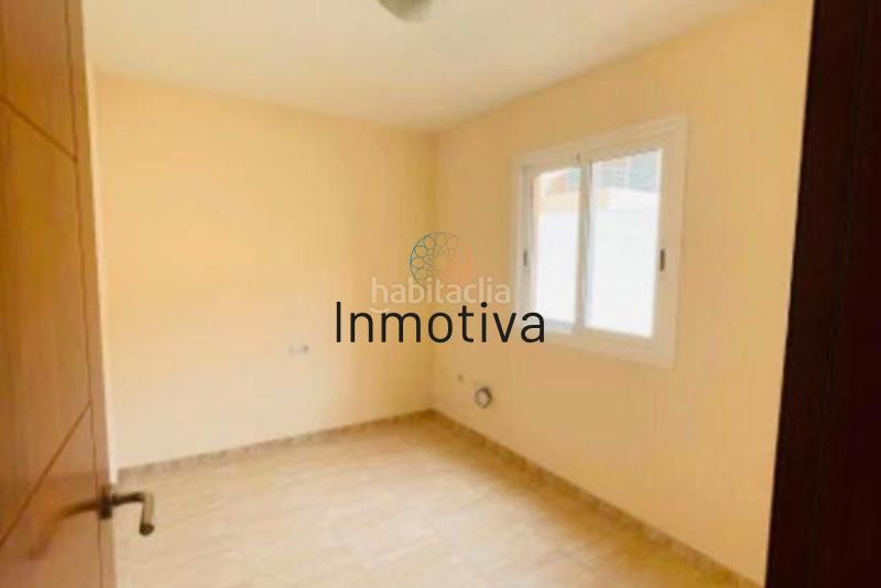 Foto 2b41ac60-c189-4e9f-a60c-a47722082c6a. Casa adossada a avenida kurt konrad mayer 20 a Playa Fañabé Alto Adeje