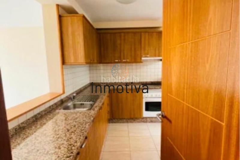 Foto e4c3fd47-8736-4863-b712-f3d940d3342a. Casa adossada a avenida kurt konrad mayer 20 a Playa Fañabé Alto Adeje