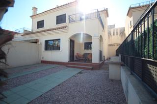 Casa adossada en Calle miguel angel blanco garrido 55. Casa / chalet adosado en venta en calle miguel angel blanco garr