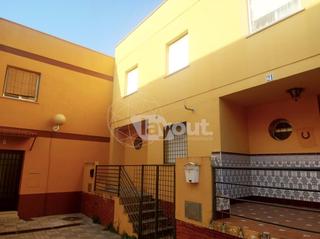Maison  Calle malpartida de plasencia. Encantador chalet adosado en san miguel, de 98 m construidos, co