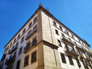 Appartement  Quesos. Descubre este espacioso piso en el corazn de plasencia, ideal p