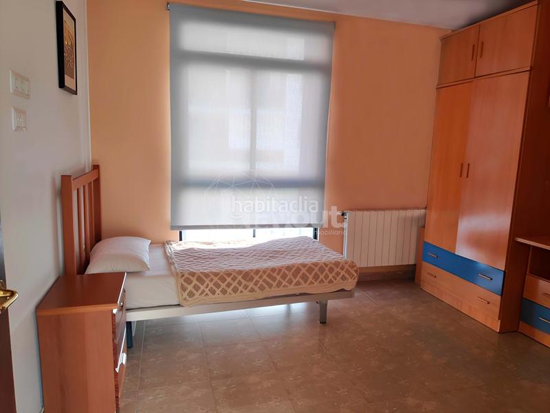 Foto 2debd416-b842-4cd5-9fd9-797a9ef26ac7. Casa amplia vivienda unifamiliar adosada , situada a escasos metros del parque natural de la isla. con 394m construidos, 6 en Plasencia