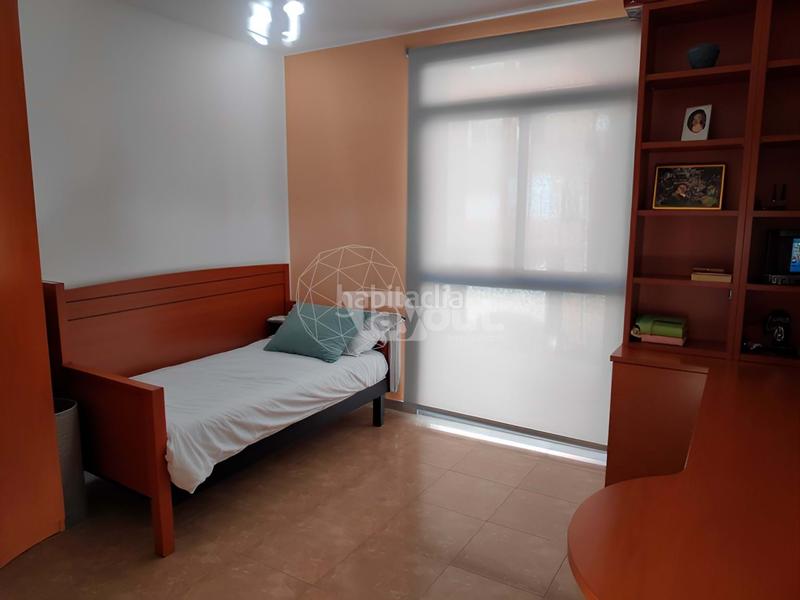 Foto 419ff4de-11b0-4847-9ce1-bf86d782339f. Casa amplia vivienda unifamiliar adosada , situada a escasos metros del parque natural de la isla. con 394m construidos, 6 en Plasencia