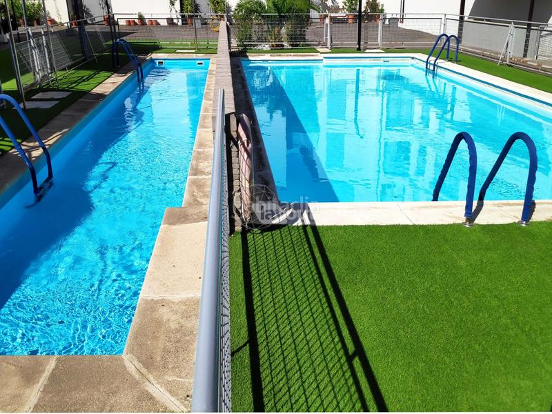 Foto 73b32855-d8cd-4429-8b90-daa4f8a96972. Casa amplia vivienda unifamiliar adosada , situada a escasos metros del parque natural de la isla. con 394m construidos, 6 en Plasencia