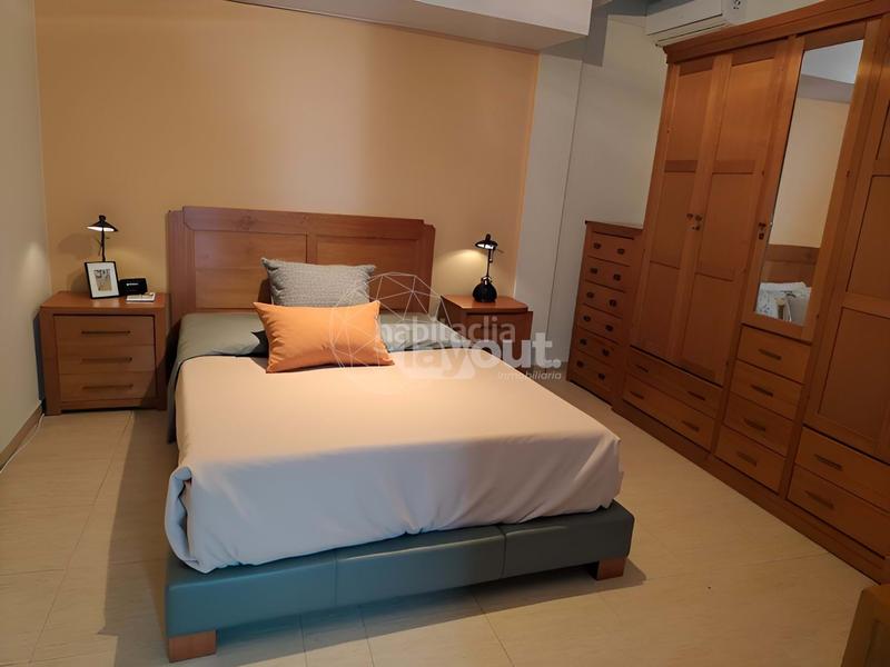 Foto f9ae2a82-57ab-4fd6-b01a-53aa68239a3d. Casa amplia vivienda unifamiliar adosada , situada a escasos metros del parque natural de la isla. con 394m construidos, 6 en Plasencia