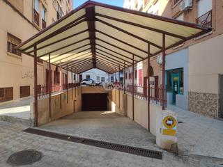 Aparcament cotxe  San isidoro. Cochera cerrada en venta en la zona de miralvalle, plasencia. di