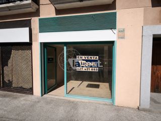 Local Comercial  San pedro de alcántara. Local comercial en planta baja de 81 m situado en plaza san pedr