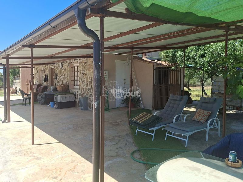 Foto 7e576bac-6669-492a-a698-d0a6e0876802. Casa adossada amb aparcament piscina a Malpartida de Plasencia