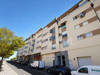 Appartement  Donantes de sangre. Piso en primera planta con ascensor, 4 dormitorios, 2 baños, gar