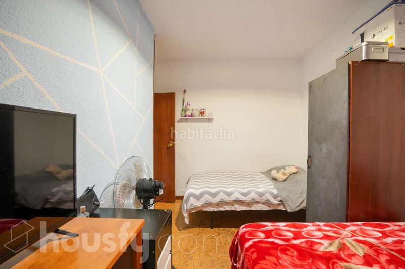 Foto 39aba2d2-fb70-43c0-a2f4-6b25437e2450. Pis a calle thader . a Puerta Bonita Madrid