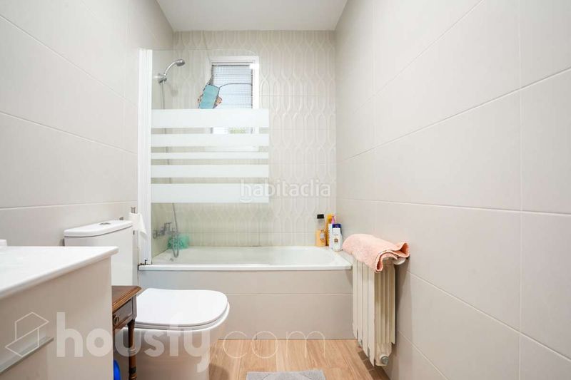 Foto 3f63645d-f022-4865-a71f-846360ce7c69. Pis a calle thader . a Puerta Bonita Madrid