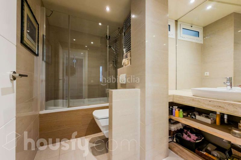 Foto a8cce851-b6b4-4c5e-932b-13aed8ff15c4. Ático en cl balmes . en Putget - Farró Barcelona
