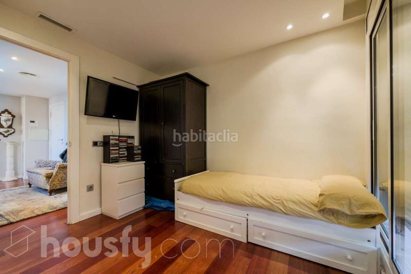 Foto c0c9e2f2-3b1f-487d-b975-053fbeb84c30. Ático en cl balmes . en Putget - Farró Barcelona