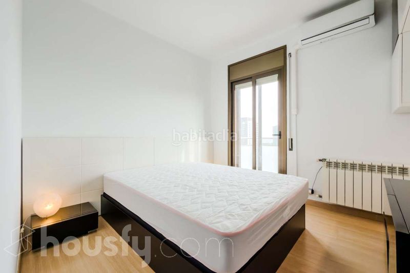 Foto f8bd44ad-3652-4956-8c22-456f64368e59. Pis a av diagonal . a Provençals del Poblenou Barcelona