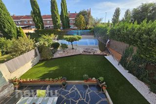 House in Avenida de levante .