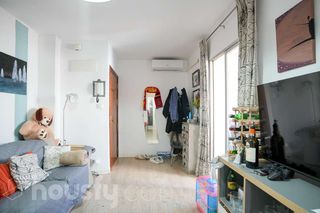 Flat in Calle del Doctor Bellido .