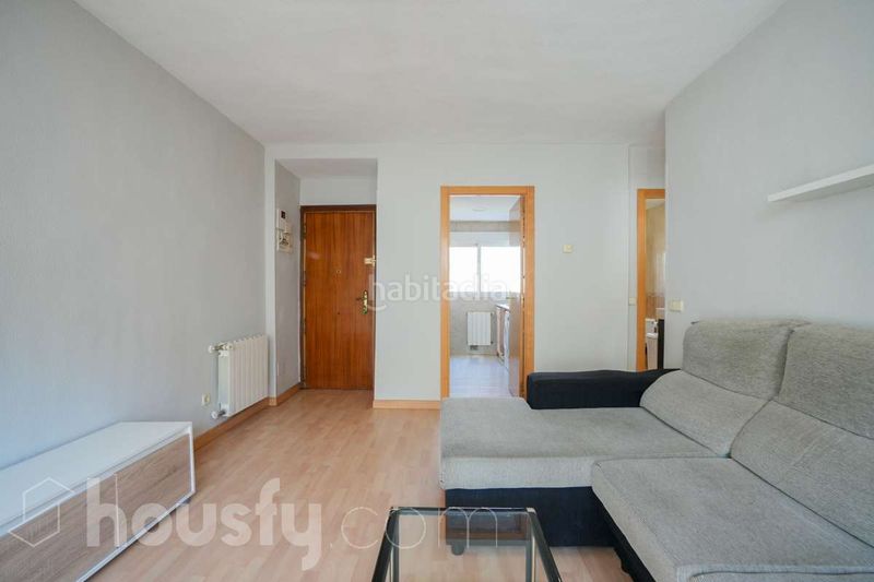 Foto add779f2-85f3-4de3-b663-ce97acb6dff7. Pis a calle impala . a Pinar del Rey Madrid