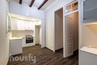 Flat in Carrer de villarroel .