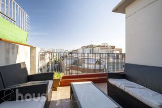 Penthouse in Carrer oriental .