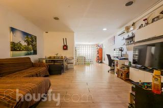 Pis a Carrer de Carles I .