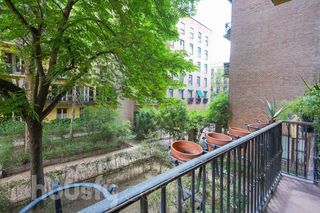 Flat in Calle de hilarión eslava .