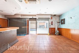 Local Comercial a Calle pare llaurador .