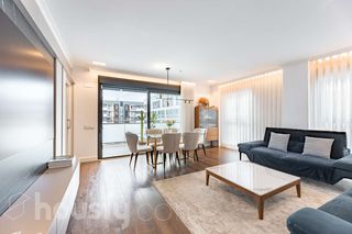 Flat in Carrer de francesca cortès i vives .