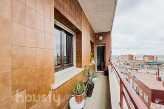 Etagenwohnung in Avinguda de la Mare de Déu de Montserrat .