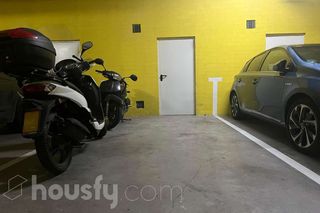 Autoparkplatz in Calle rosa leveroni 10 08960 ,