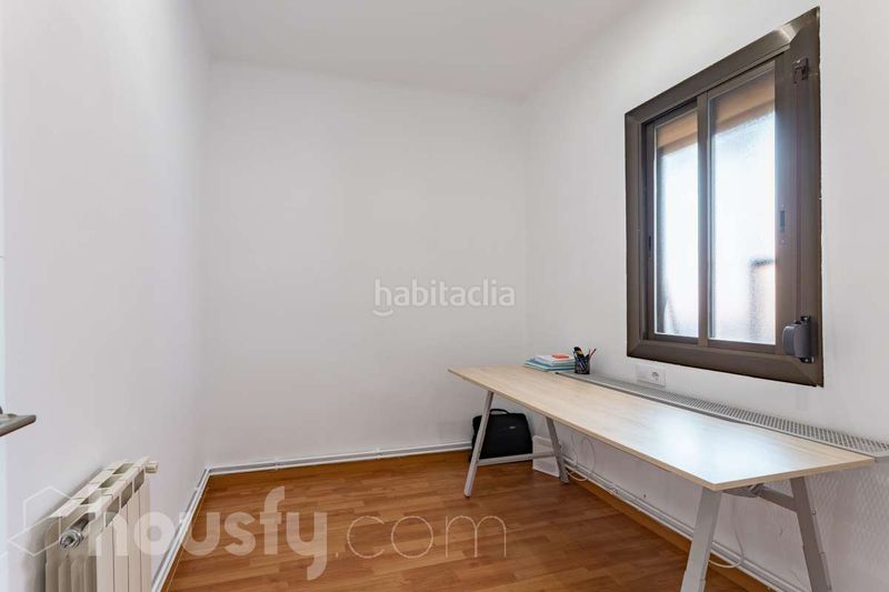Foto 4ae453af-ca63-4d08-8b6b-27fb21eddf1c. Pis a carrer bruc . a La Plana Esplugues de Llobregat